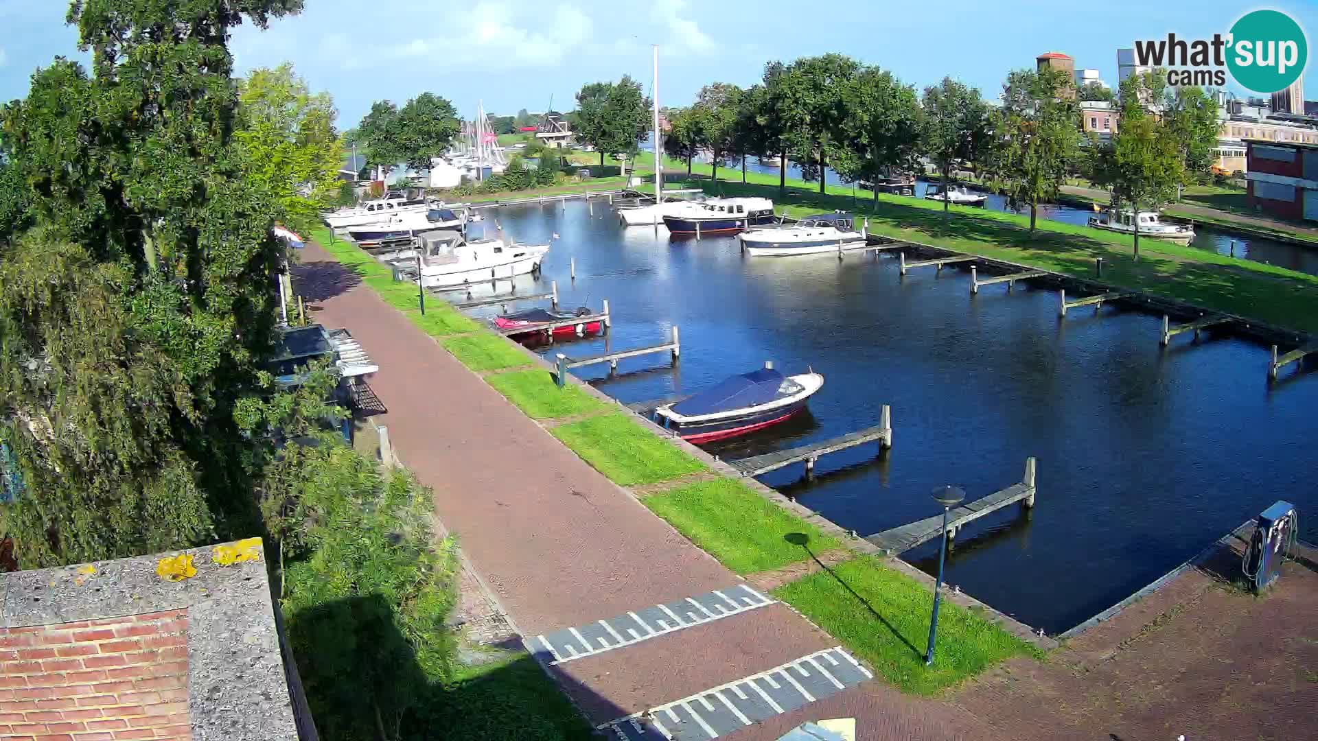 Joure harbour webcam – windmill view