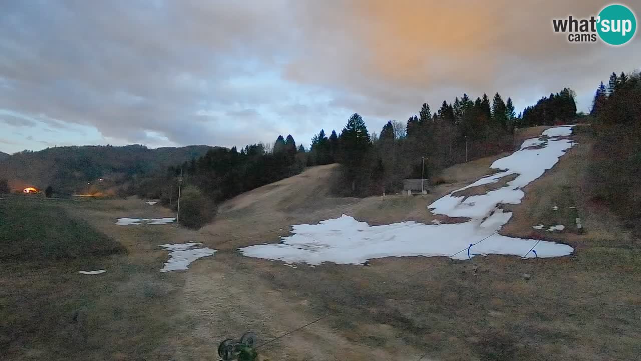 Spletna kamera Smučišče Senožeta – smučarsko središče v Srednji vasi pri Bohinju