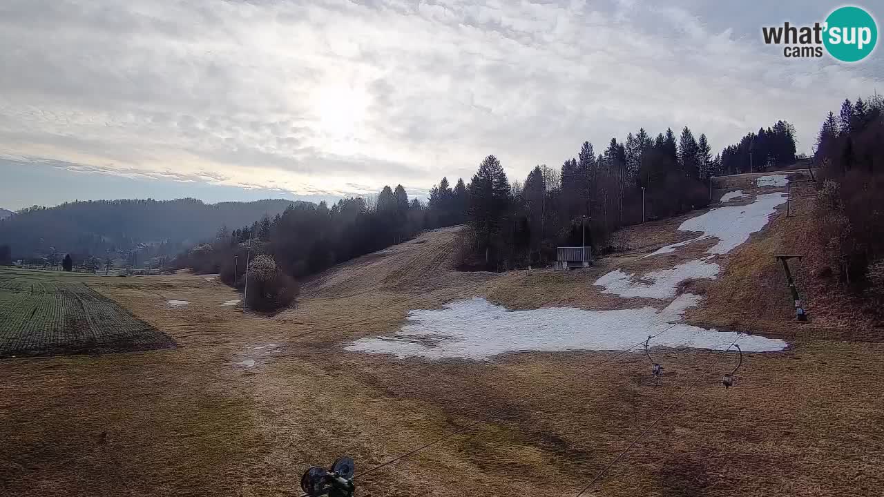 Spletna kamera Smučišče Senožeta – smučarsko središče v Srednji vasi pri Bohinju