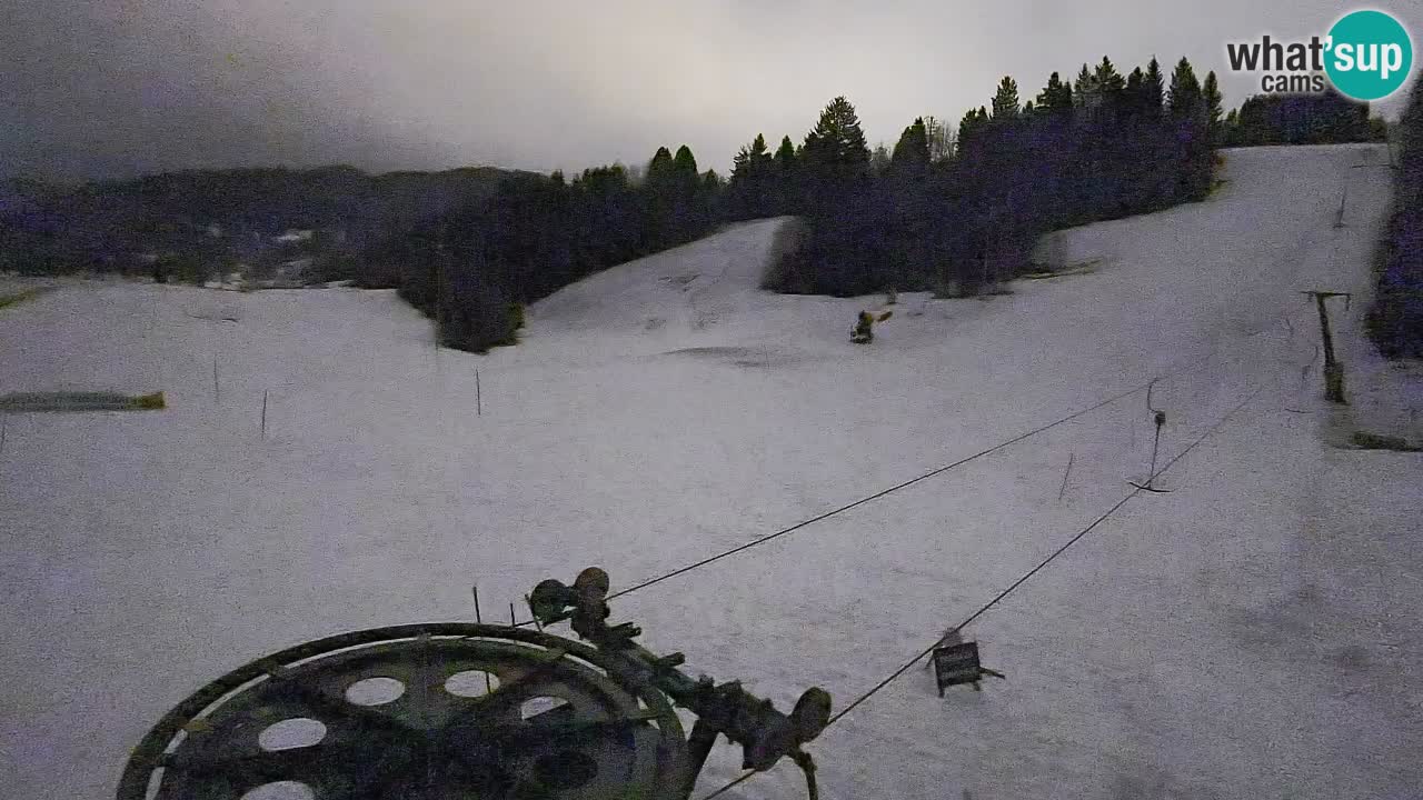 Spletna kamera Smučišče Senožeta – smučarsko središče v Srednji vasi pri Bohinju