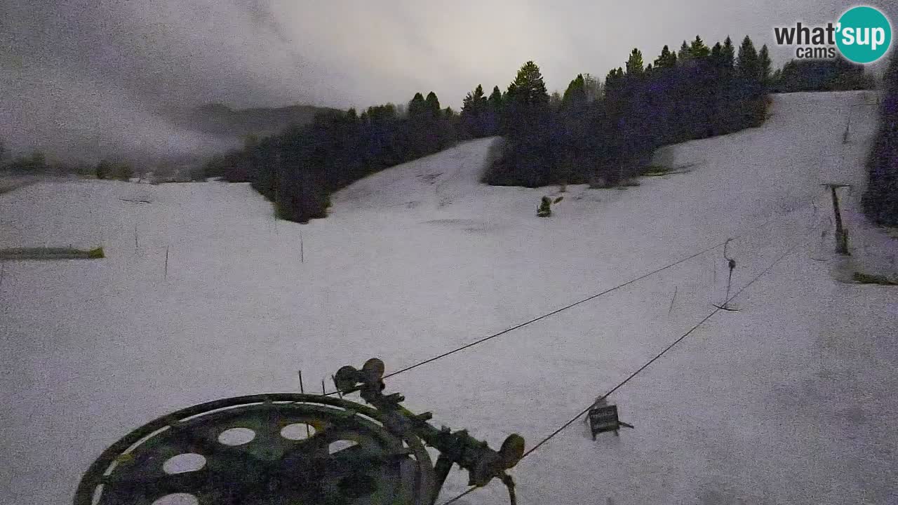 Spletna kamera Smučišče Senožeta – smučarsko središče v Srednji vasi pri Bohinju
