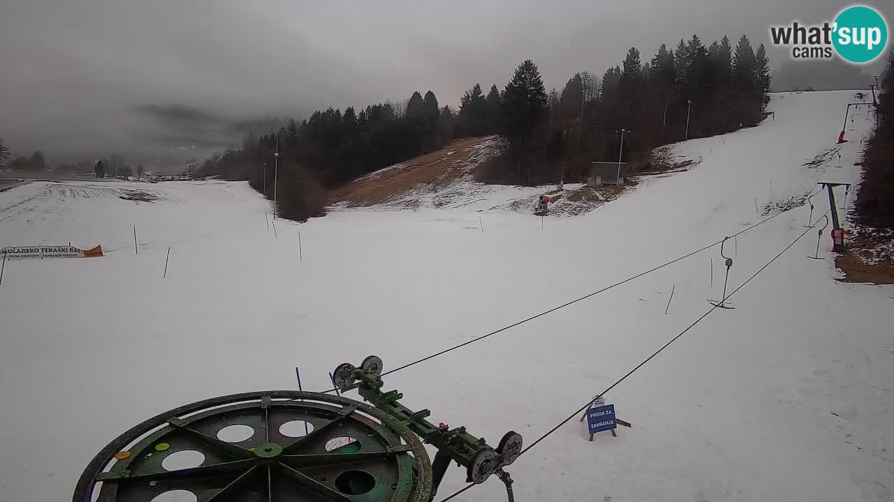 Spletna kamera Smučišče Senožeta – smučarsko središče v Srednji vasi pri Bohinju