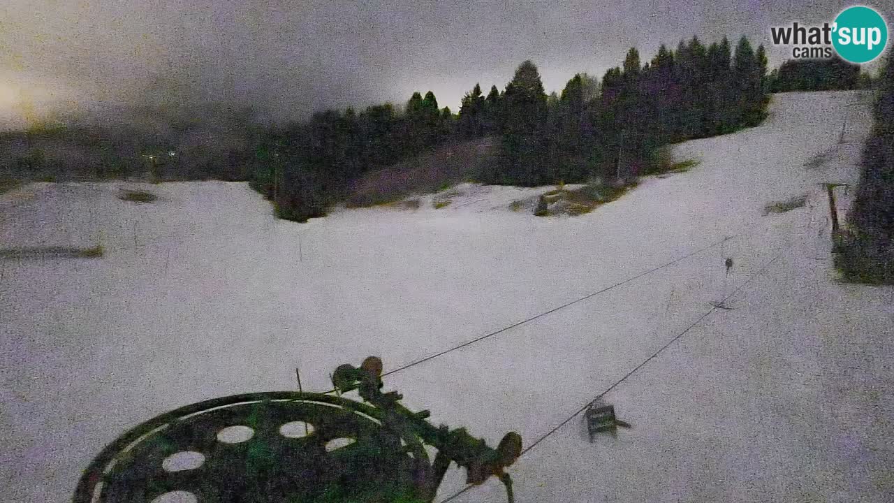 Spletna kamera Smučišče Senožeta – smučarsko središče v Srednji vasi pri Bohinju
