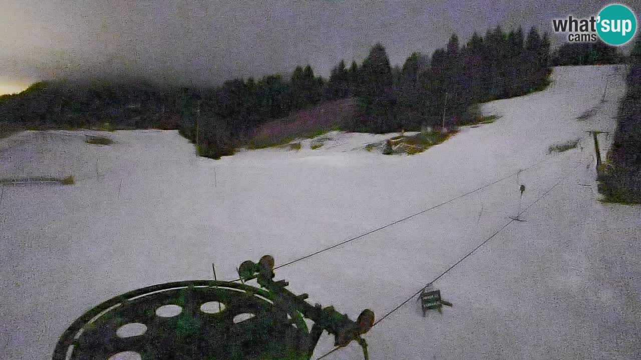 Spletna kamera Smučišče Senožeta – smučarsko središče v Srednji vasi pri Bohinju