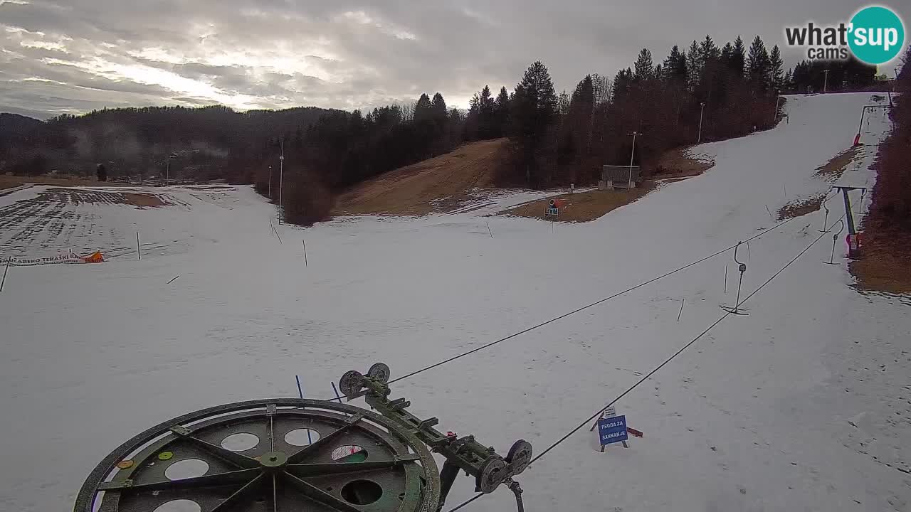 Spletna kamera Smučišče Senožeta – smučarsko središče v Srednji vasi pri Bohinju