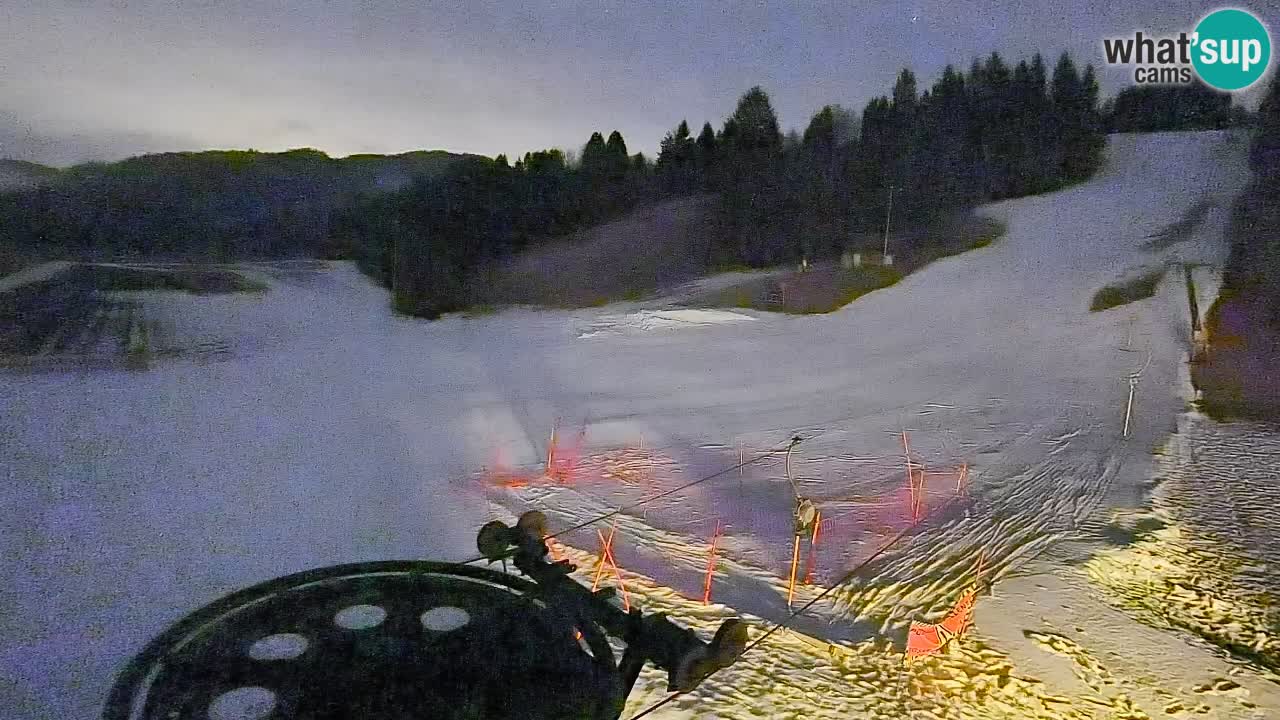 Spletna kamera Smučišče Senožeta – smučarsko središče v Srednji vasi pri Bohinju