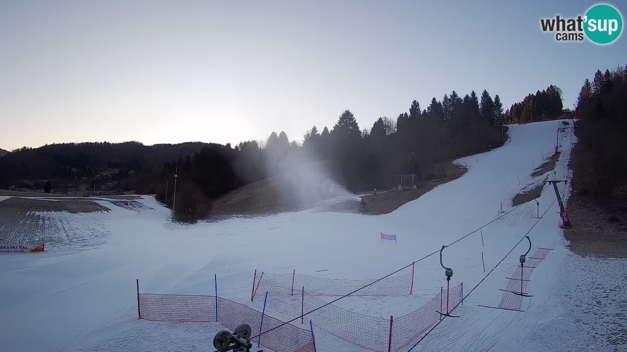 Spletna kamera Smučišče Senožeta – smučarsko središče v Srednji vasi pri Bohinju