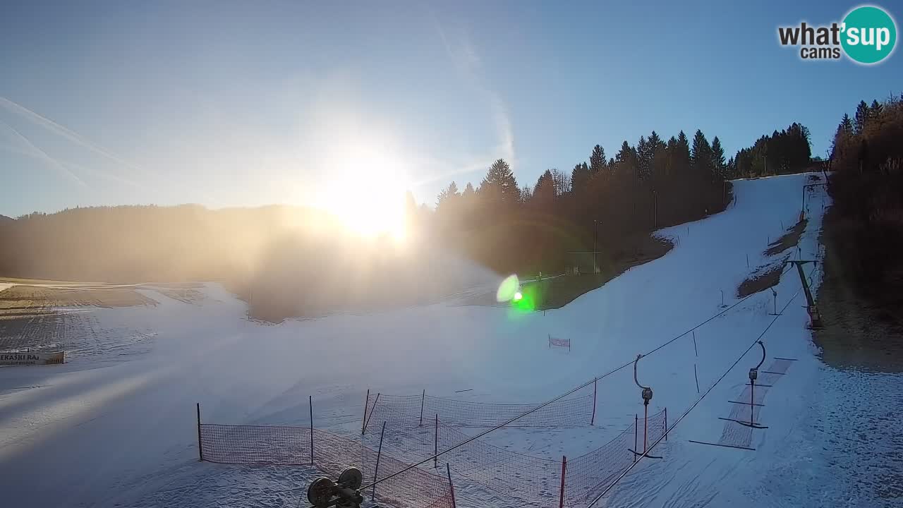 Spletna kamera Smučišče Senožeta – smučarsko središče v Srednji vasi pri Bohinju