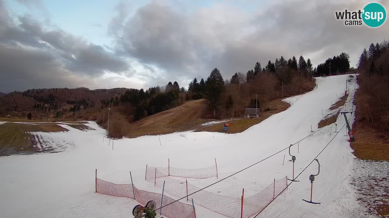 Spletna kamera Smučišče Senožeta – smučarsko središče v Srednji vasi pri Bohinju