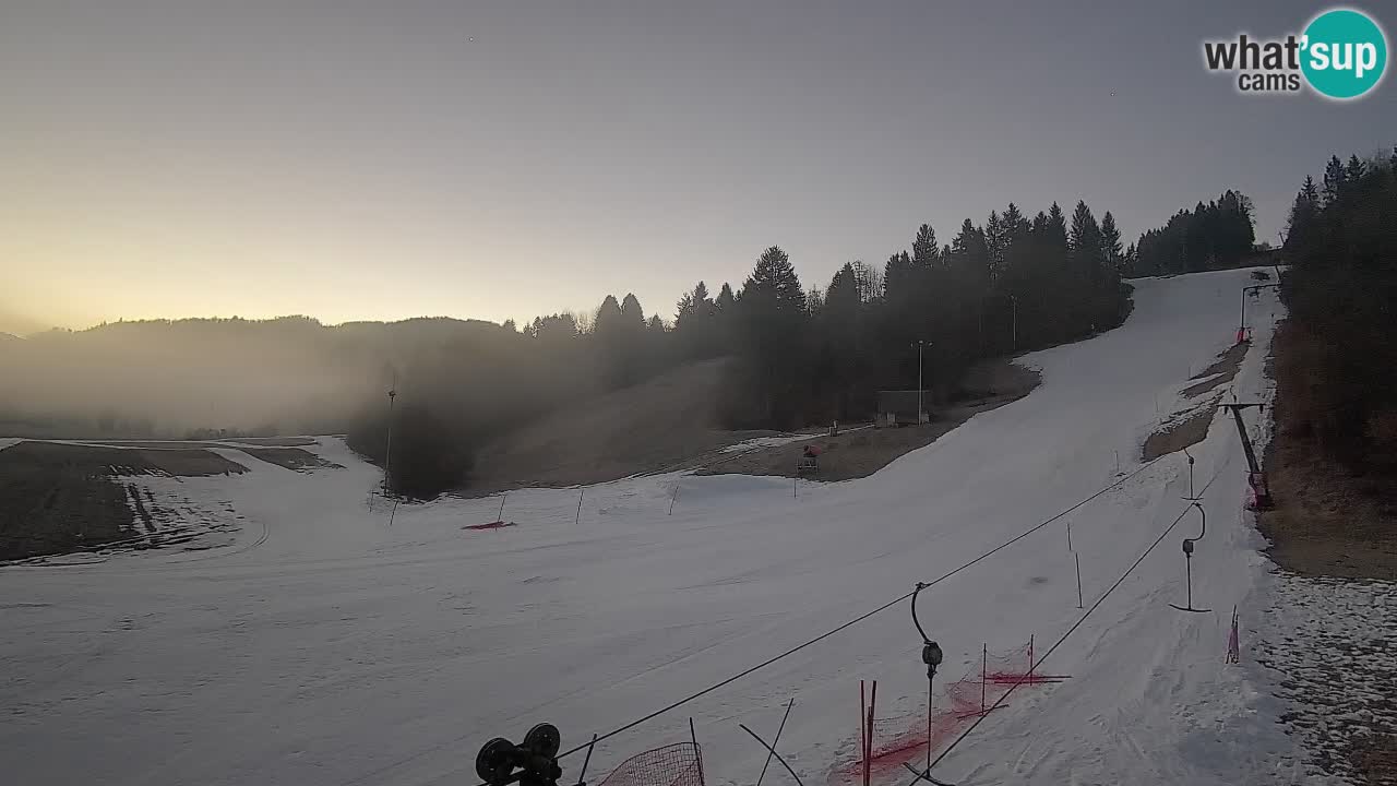 Spletna kamera Smučišče Senožeta – smučarsko središče v Srednji vasi pri Bohinju