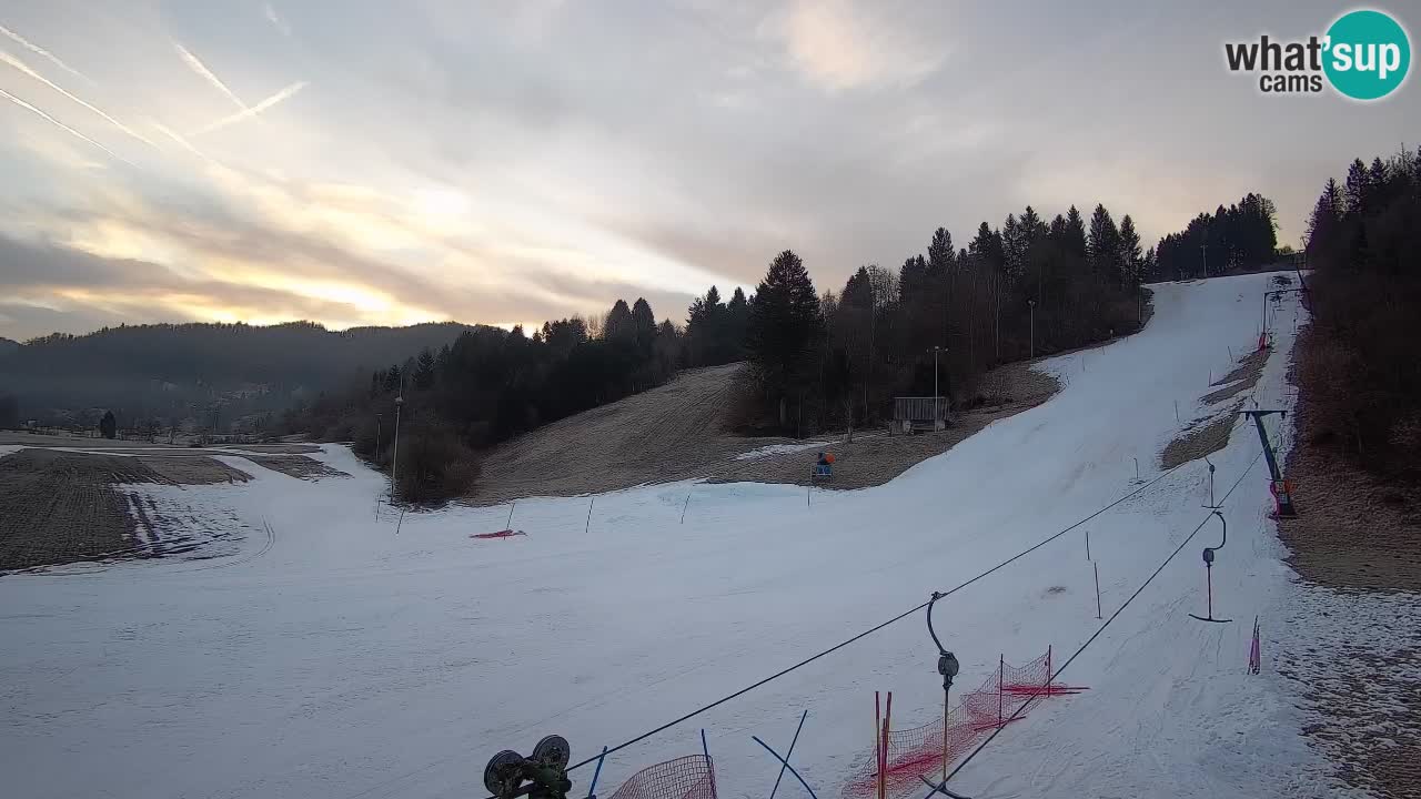 Spletna kamera Smučišče Senožeta – smučarsko središče v Srednji vasi pri Bohinju