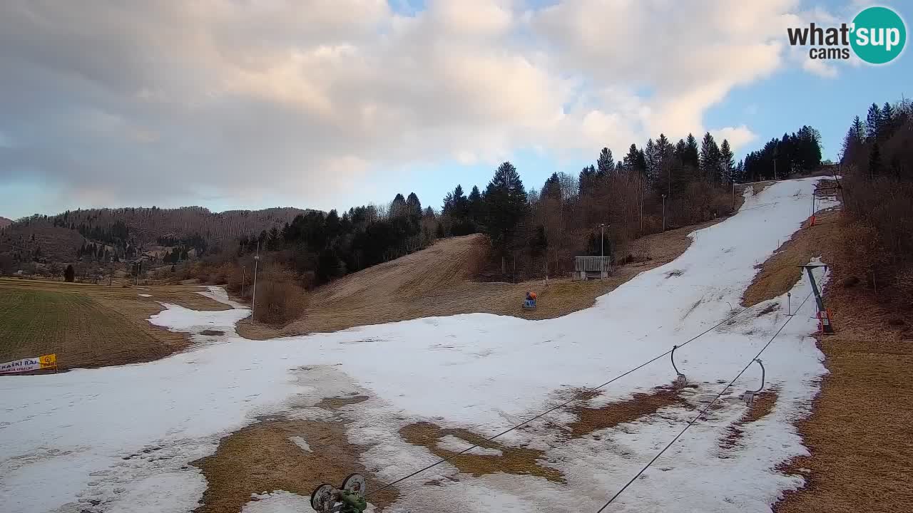 Spletna kamera Smučišče Senožeta – smučarsko središče v Srednji vasi pri Bohinju