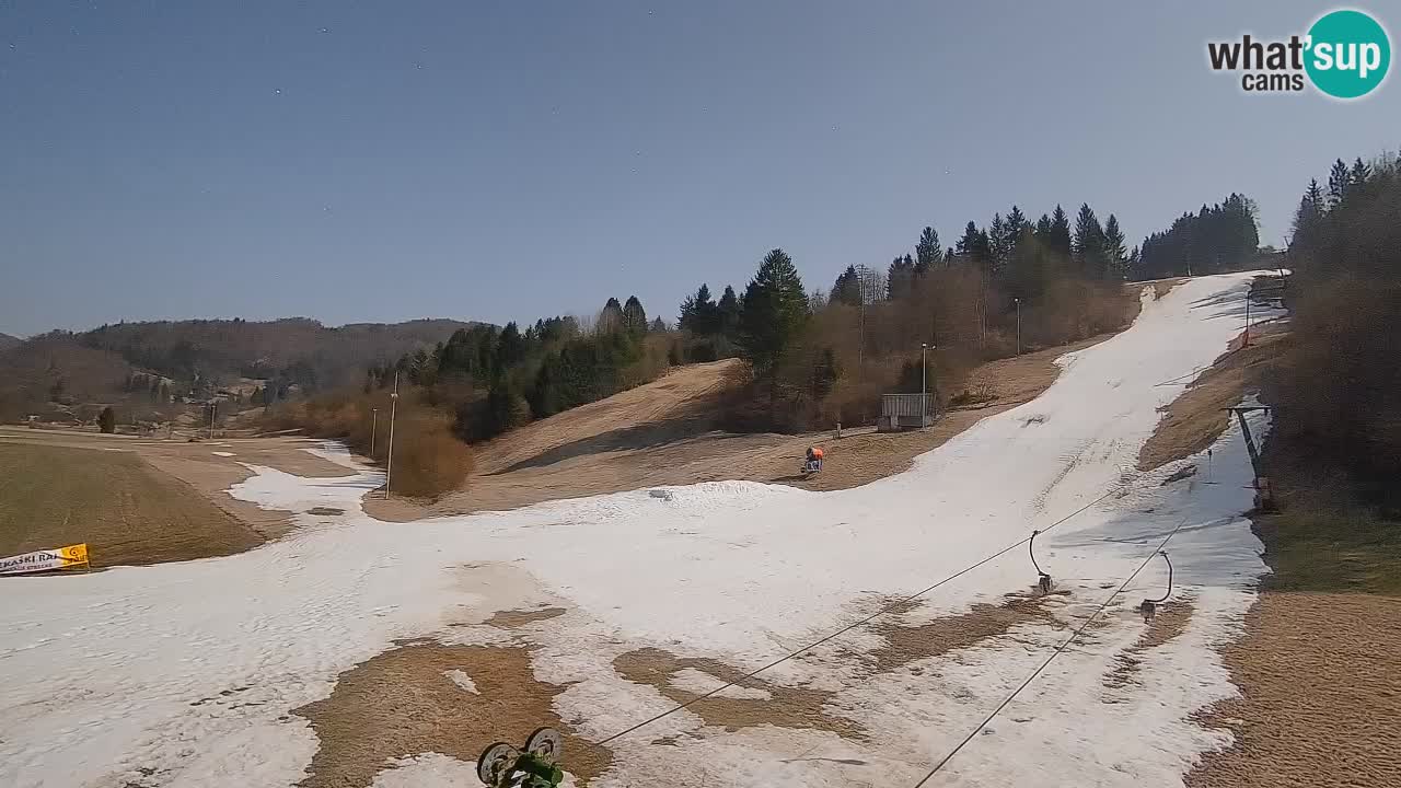 Spletna kamera Smučišče Senožeta – smučarsko središče v Srednji vasi pri Bohinju