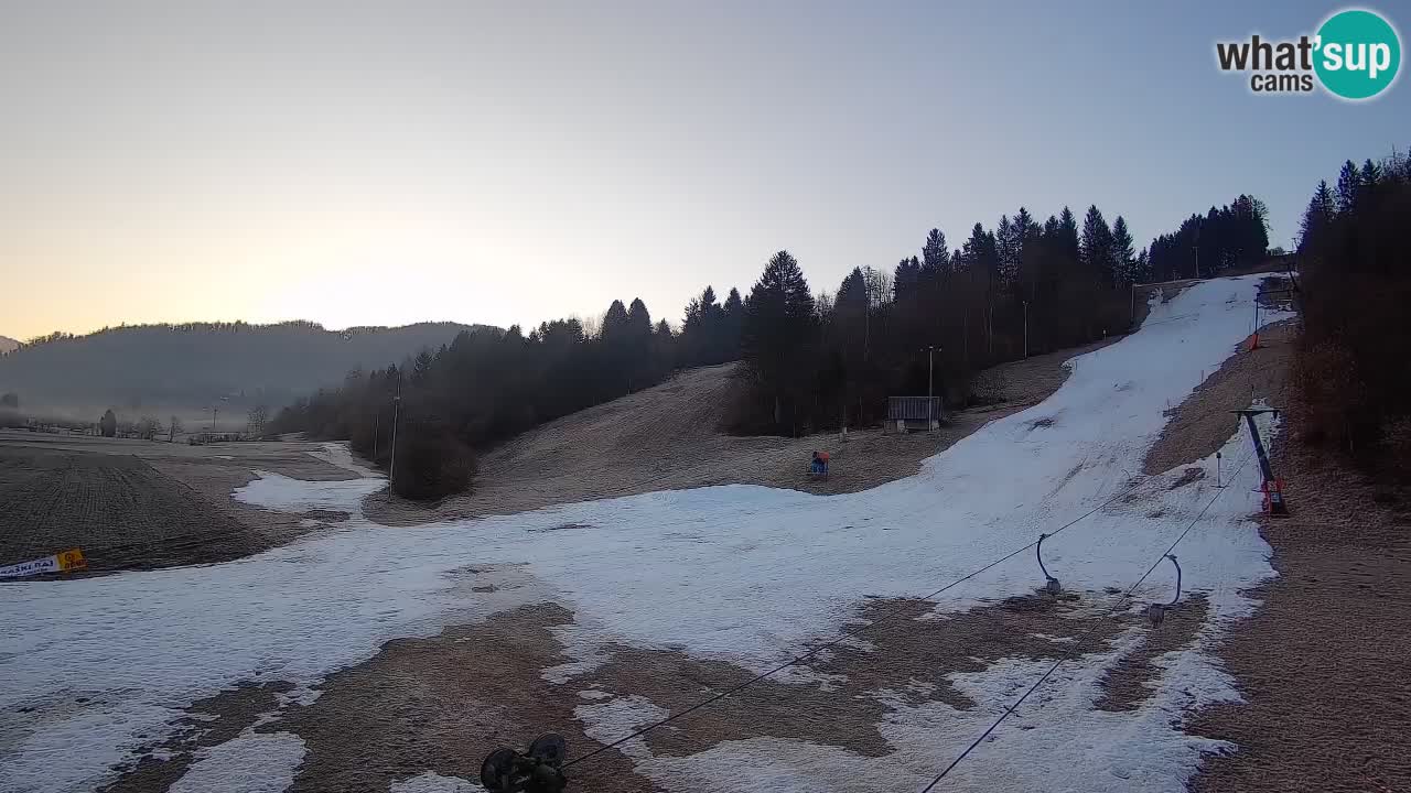 Spletna kamera Smučišče Senožeta – smučarsko središče v Srednji vasi pri Bohinju