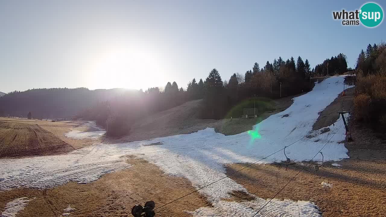 Spletna kamera Smučišče Senožeta – smučarsko središče v Srednji vasi pri Bohinju