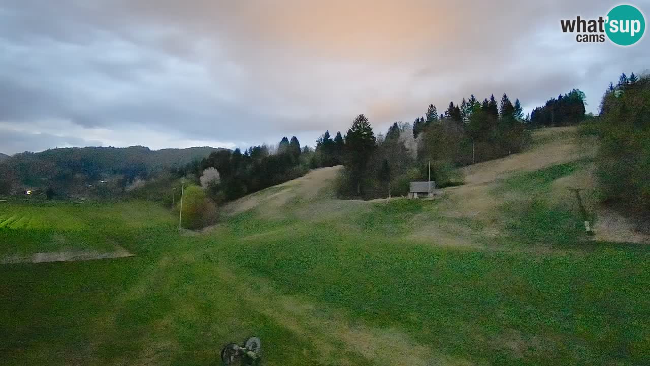 Spletna kamera Smučišče Senožeta – smučarsko središče v Srednji vasi pri Bohinju