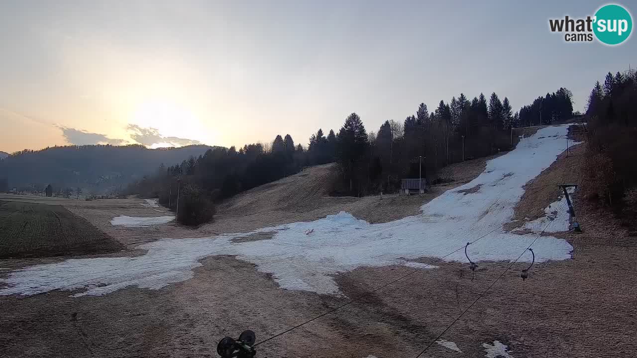 Spletna kamera Smučišče Senožeta – smučarsko središče v Srednji vasi pri Bohinju