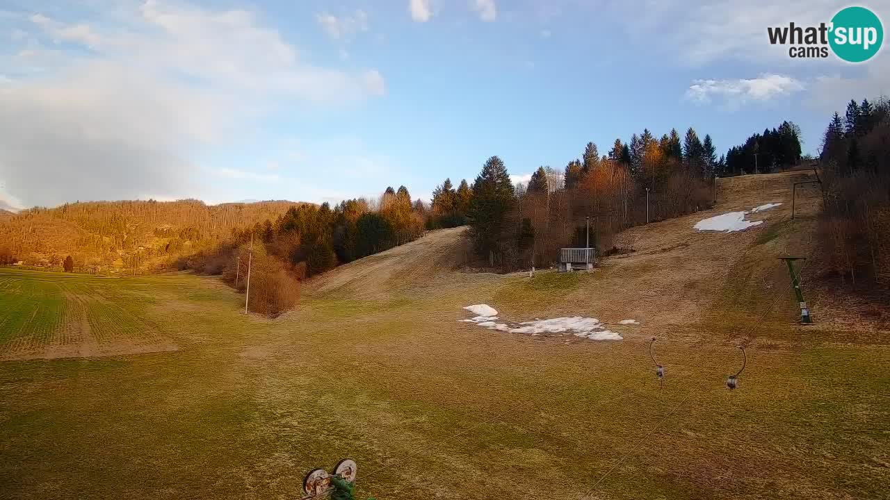 Spletna kamera Smučišče Senožeta – smučarsko središče v Srednji vasi pri Bohinju