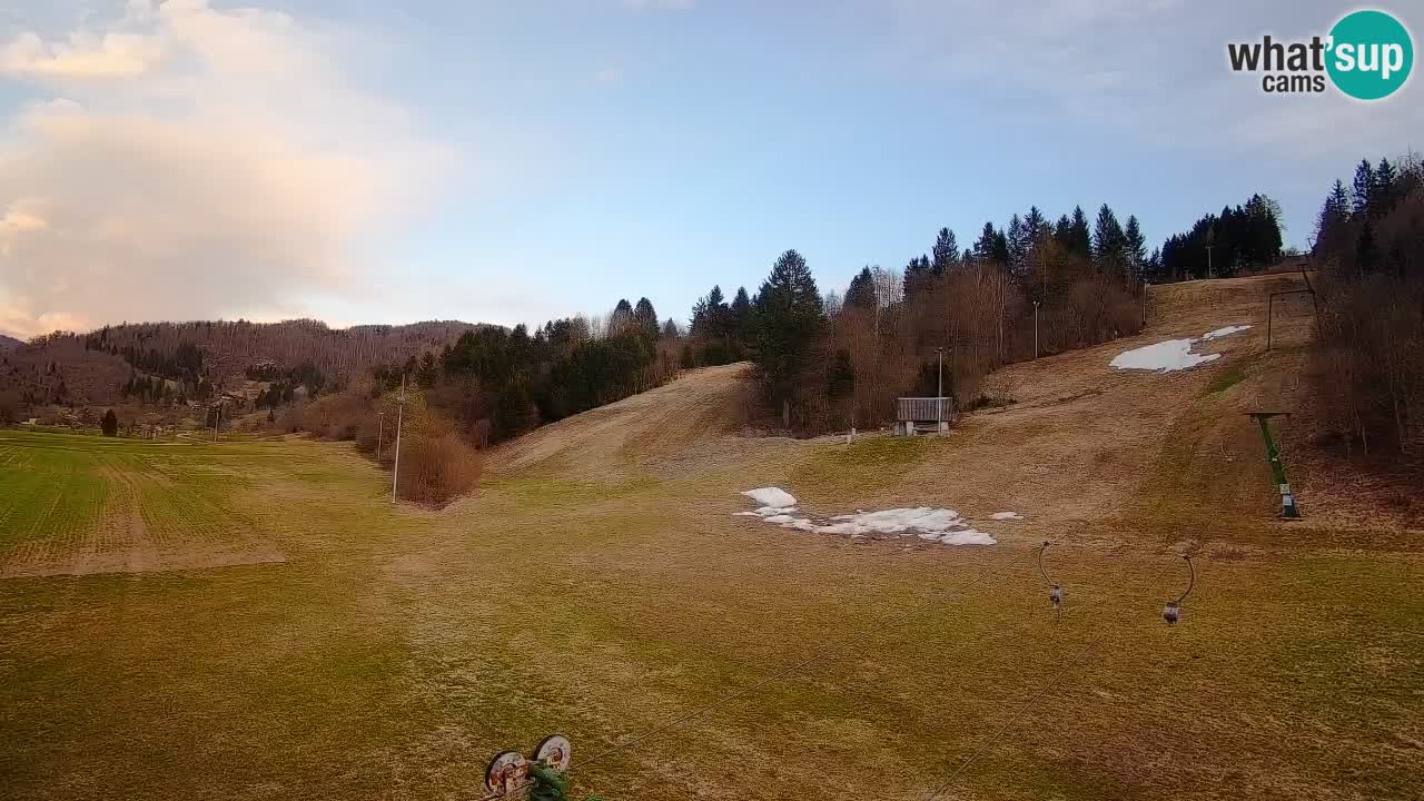 Spletna kamera Smučišče Senožeta – smučarsko središče v Srednji vasi pri Bohinju