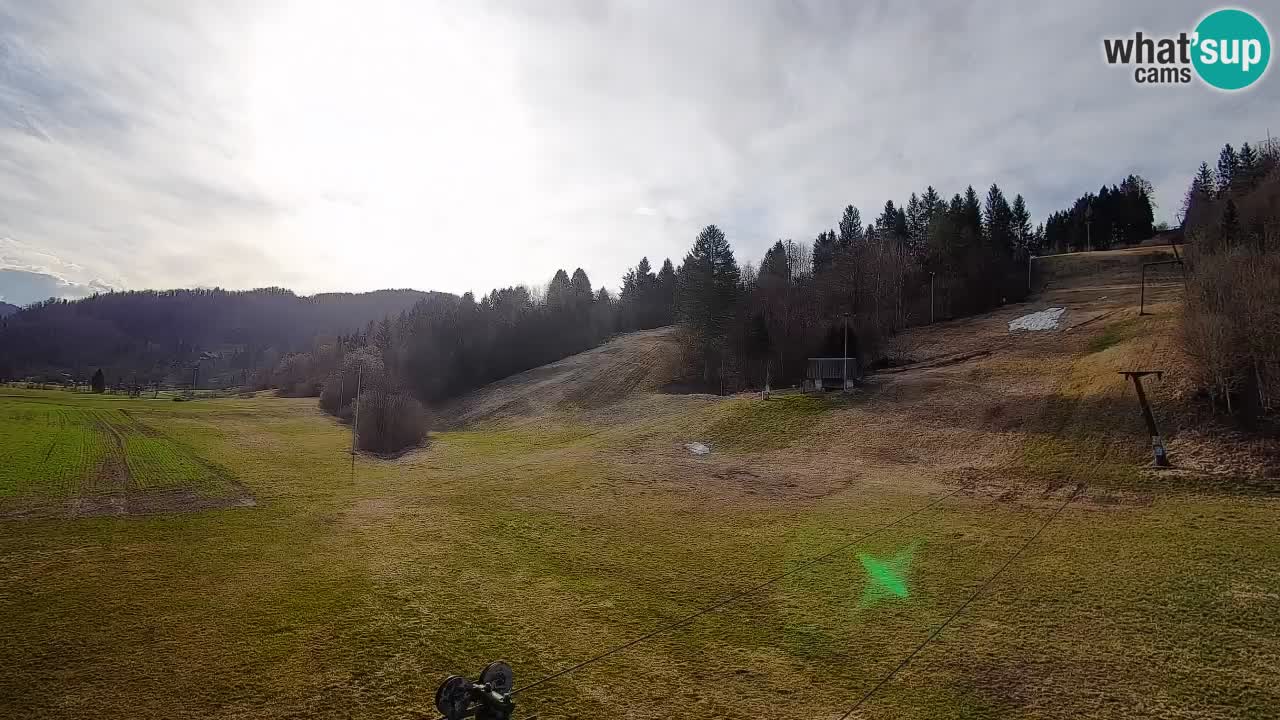 Spletna kamera Smučišče Senožeta – smučarsko središče v Srednji vasi pri Bohinju