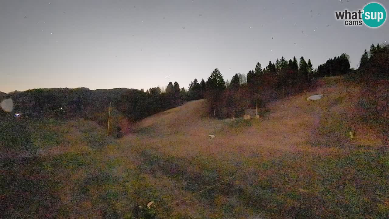 Spletna kamera Smučišče Senožeta – smučarsko središče v Srednji vasi pri Bohinju