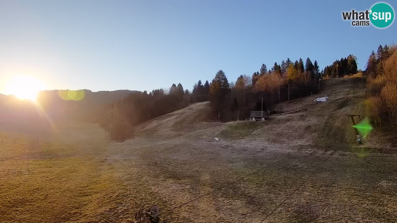 Spletna kamera Smučišče Senožeta – smučarsko središče v Srednji vasi pri Bohinju