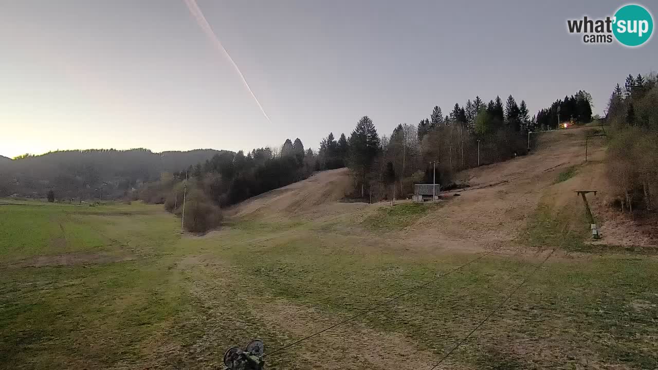 Spletna kamera Smučišče Senožeta – smučarsko središče v Srednji vasi pri Bohinju