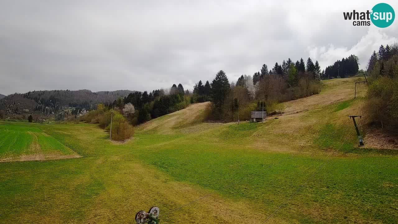 Spletna kamera Smučišče Senožeta – smučarsko središče v Srednji vasi pri Bohinju