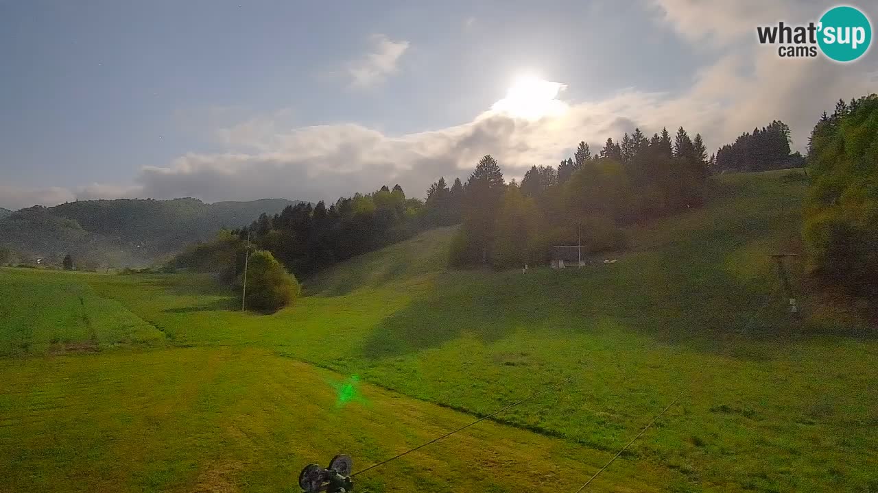 Spletna kamera Smučišče Senožeta – smučarsko središče v Srednji vasi pri Bohinju