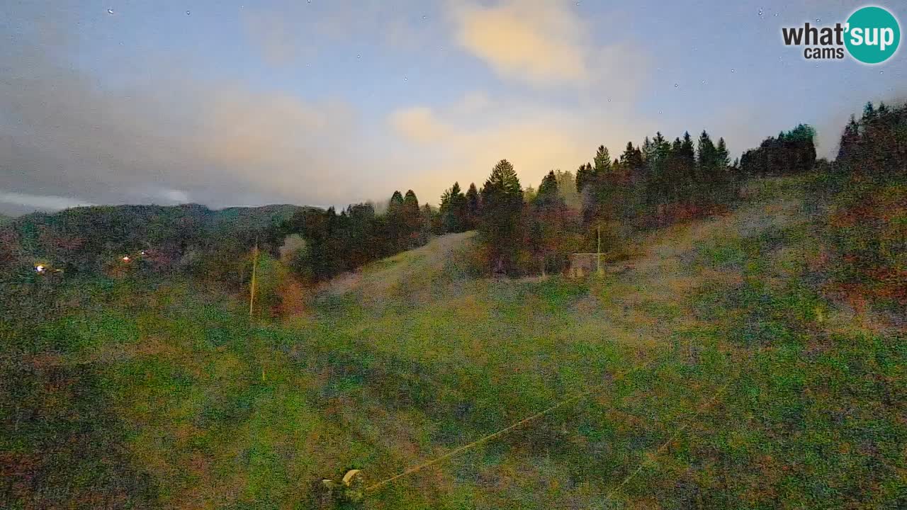 Spletna kamera Smučišče Senožeta – smučarsko središče v Srednji vasi pri Bohinju