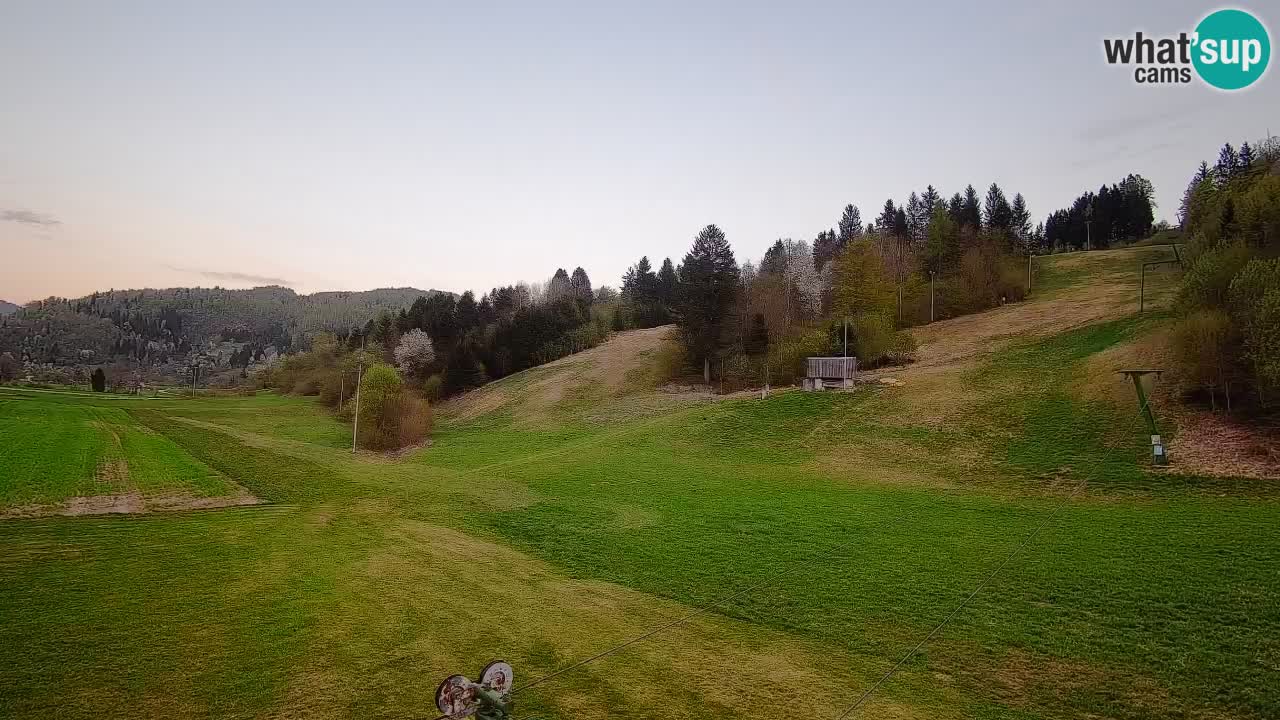 Spletna kamera Smučišče Senožeta – smučarsko središče v Srednji vasi pri Bohinju