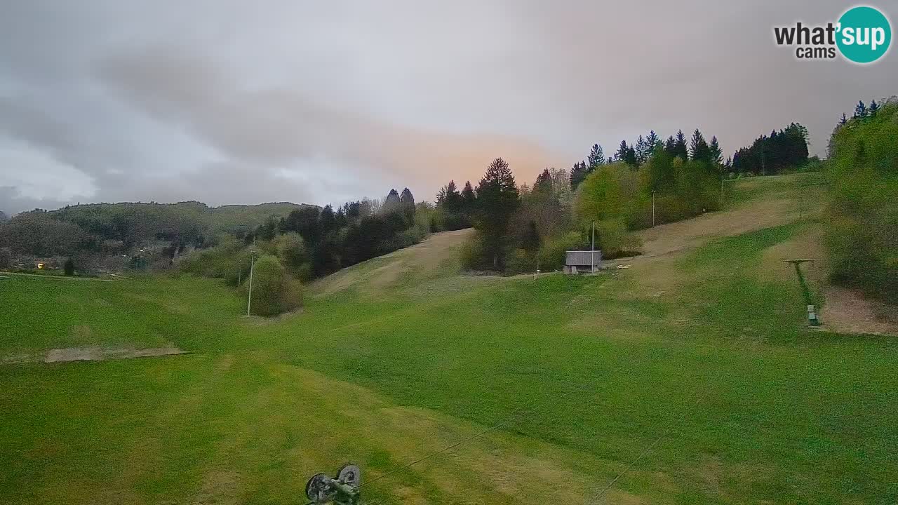 Spletna kamera Smučišče Senožeta – smučarsko središče v Srednji vasi pri Bohinju