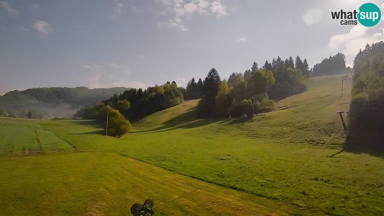 Spletna kamera Smučišče Senožeta – smučarsko središče v Srednji vasi pri Bohinju