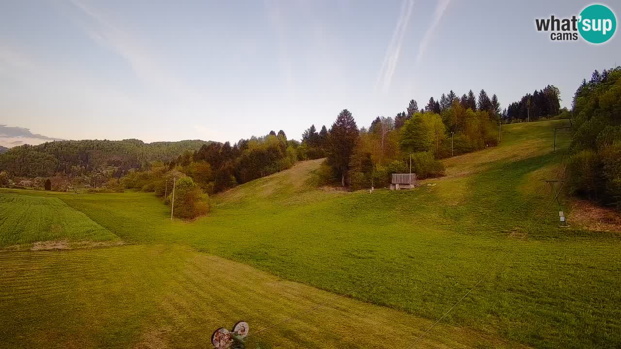 Spletna kamera Smučišče Senožeta – smučarsko središče v Srednji vasi pri Bohinju