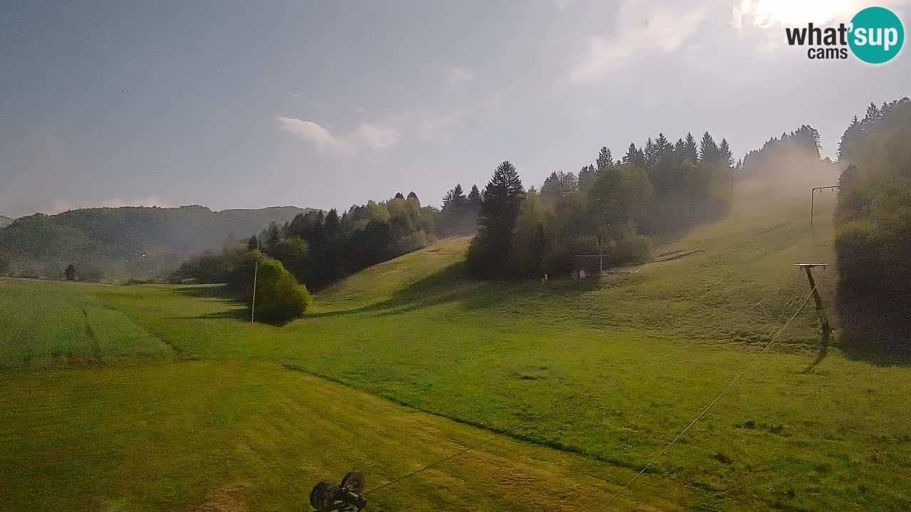 Spletna kamera Smučišče Senožeta – smučarsko središče v Srednji vasi pri Bohinju