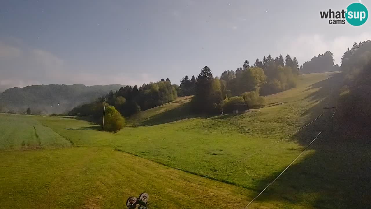 Spletna kamera Smučišče Senožeta – smučarsko središče v Srednji vasi pri Bohinju