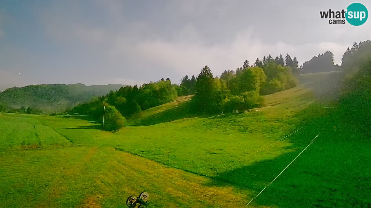 Spletna kamera Smučišče Senožeta – smučarsko središče v Srednji vasi pri Bohinju