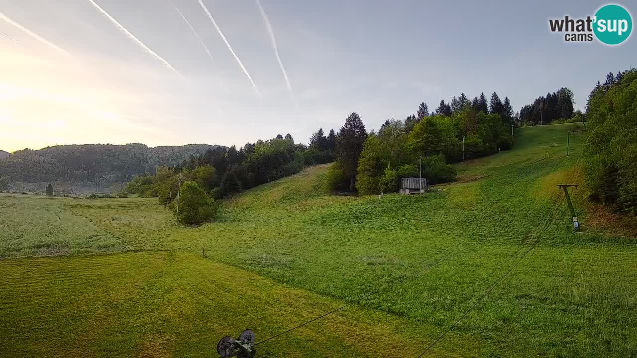 Spletna kamera Smučišče Senožeta – smučarsko središče v Srednji vasi pri Bohinju