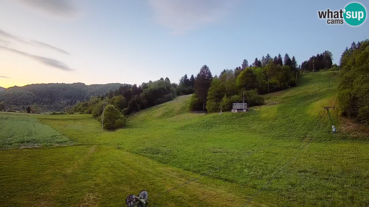 Spletna kamera Smučišče Senožeta – smučarsko središče v Srednji vasi pri Bohinju