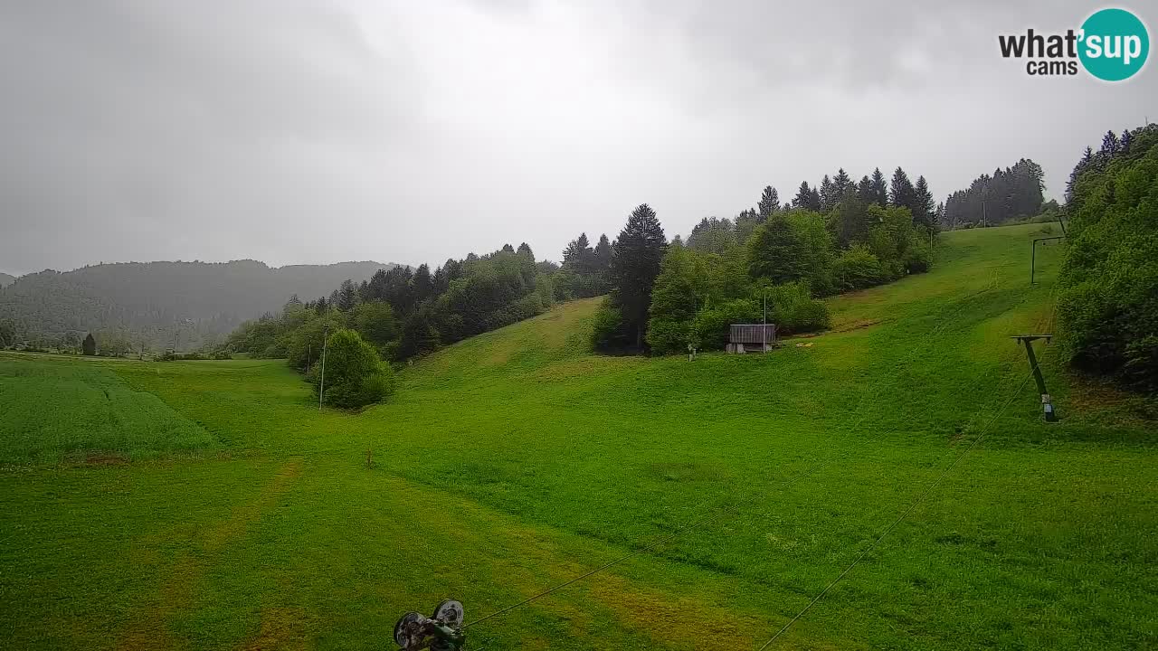Spletna kamera Smučišče Senožeta – smučarsko središče v Srednji vasi pri Bohinju