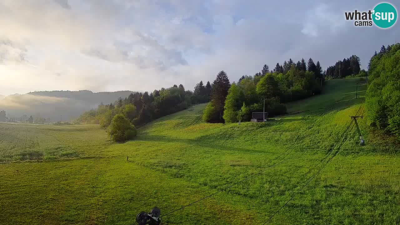 Spletna kamera Smučišče Senožeta – smučarsko središče v Srednji vasi pri Bohinju