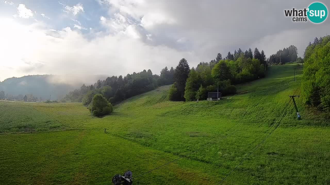 Spletna kamera Smučišče Senožeta – smučarsko središče v Srednji vasi pri Bohinju