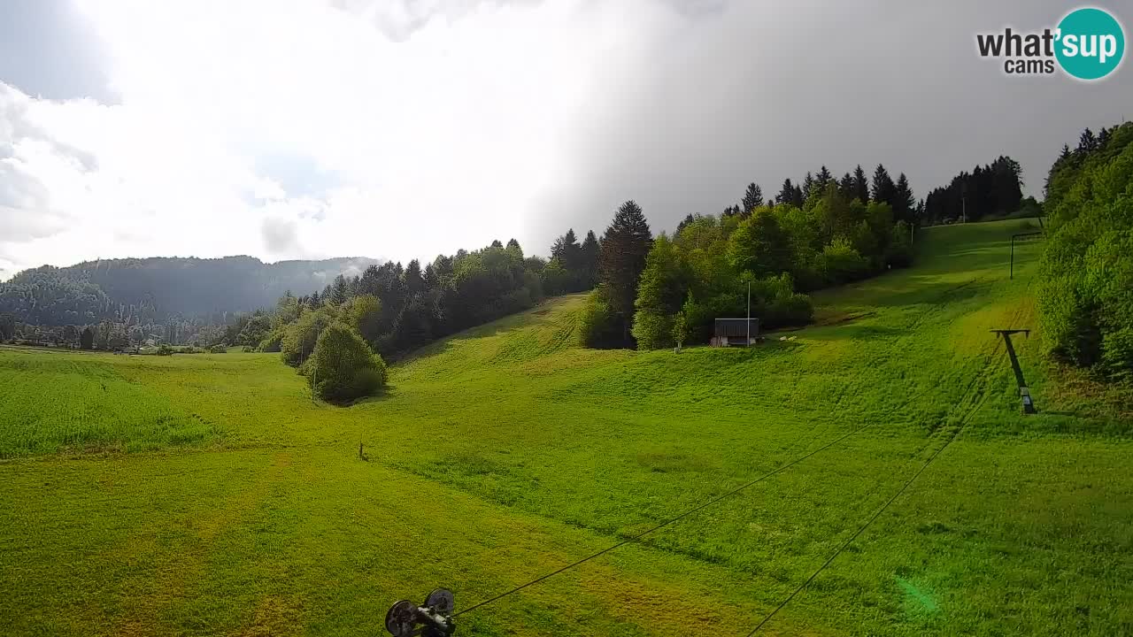 Spletna kamera Smučišče Senožeta – smučarsko središče v Srednji vasi pri Bohinju