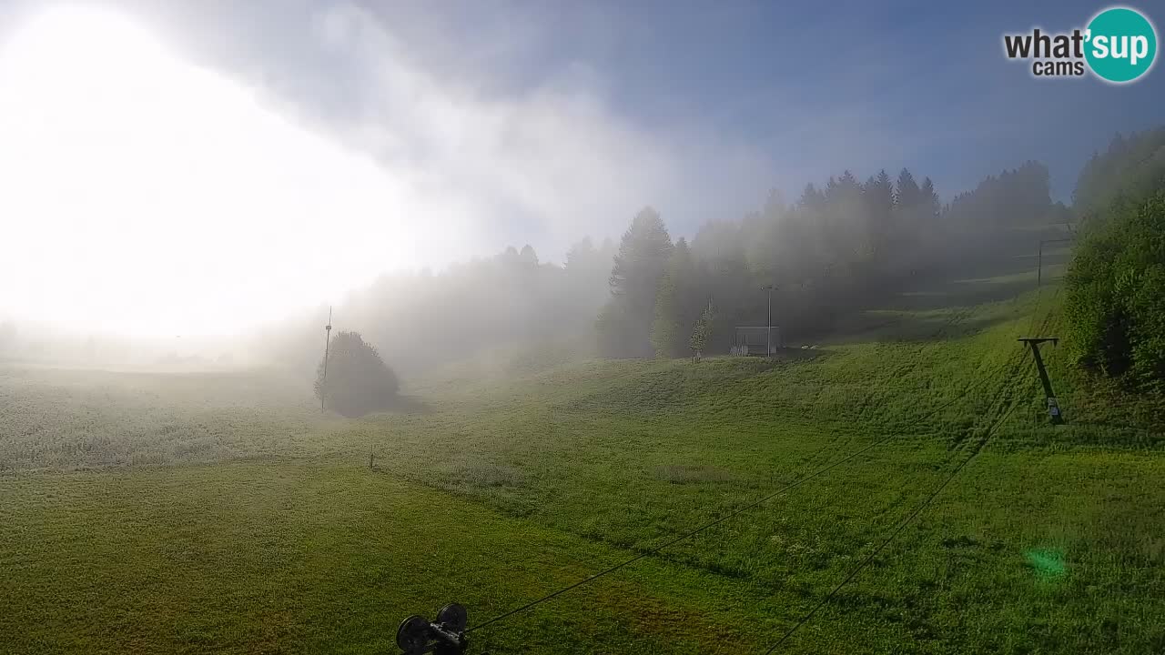 Spletna kamera Smučišče Senožeta – smučarsko središče v Srednji vasi pri Bohinju