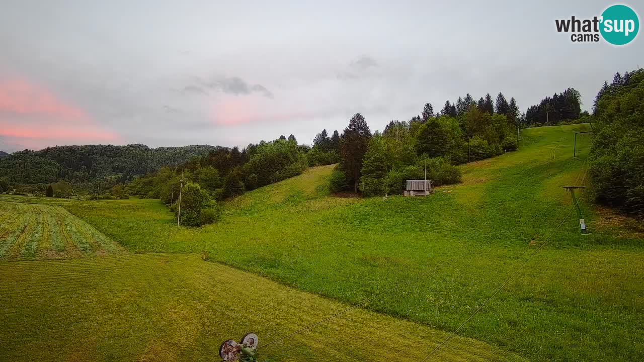Spletna kamera Smučišče Senožeta – smučarsko središče v Srednji vasi pri Bohinju