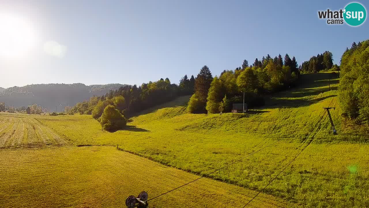 Spletna kamera Smučišče Senožeta – smučarsko središče v Srednji vasi pri Bohinju