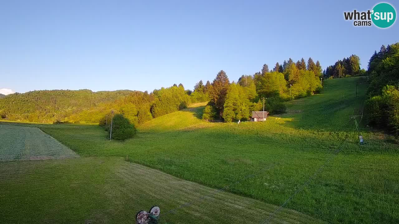 Spletna kamera Smučišče Senožeta – smučarsko središče v Srednji vasi pri Bohinju