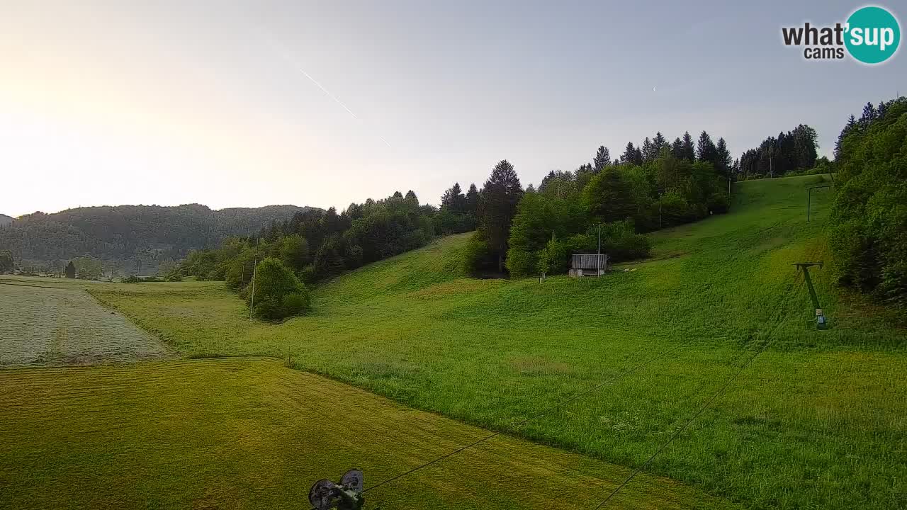 Spletna kamera Smučišče Senožeta – smučarsko središče v Srednji vasi pri Bohinju