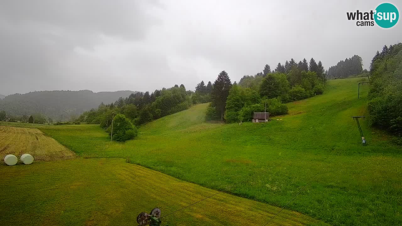 Spletna kamera Smučišče Senožeta – smučarsko središče v Srednji vasi pri Bohinju