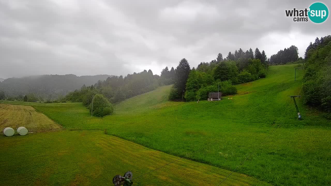 Spletna kamera Smučišče Senožeta – smučarsko središče v Srednji vasi pri Bohinju